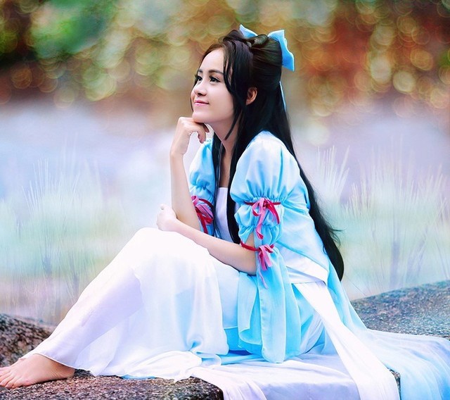 Bà Tưng kín đáo bắt ngờ trong vai trò là người mẫu game cổ trang.